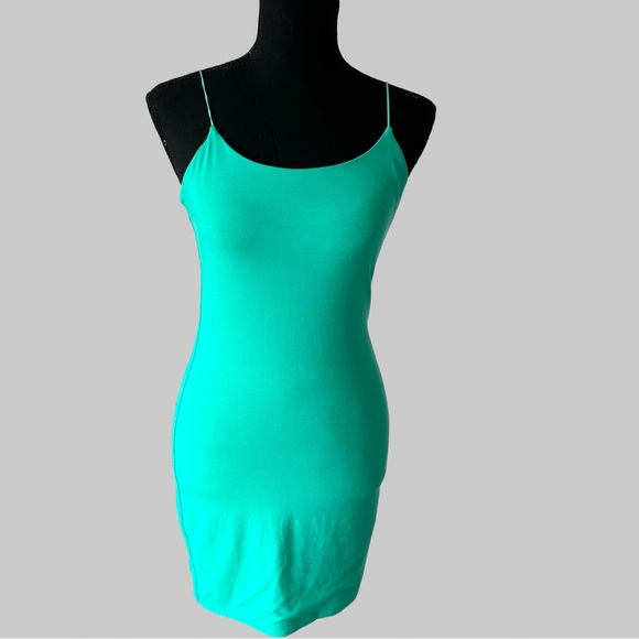 Aritzia Wilfred Free TINY DRESS in Green - Picture 3 of 15